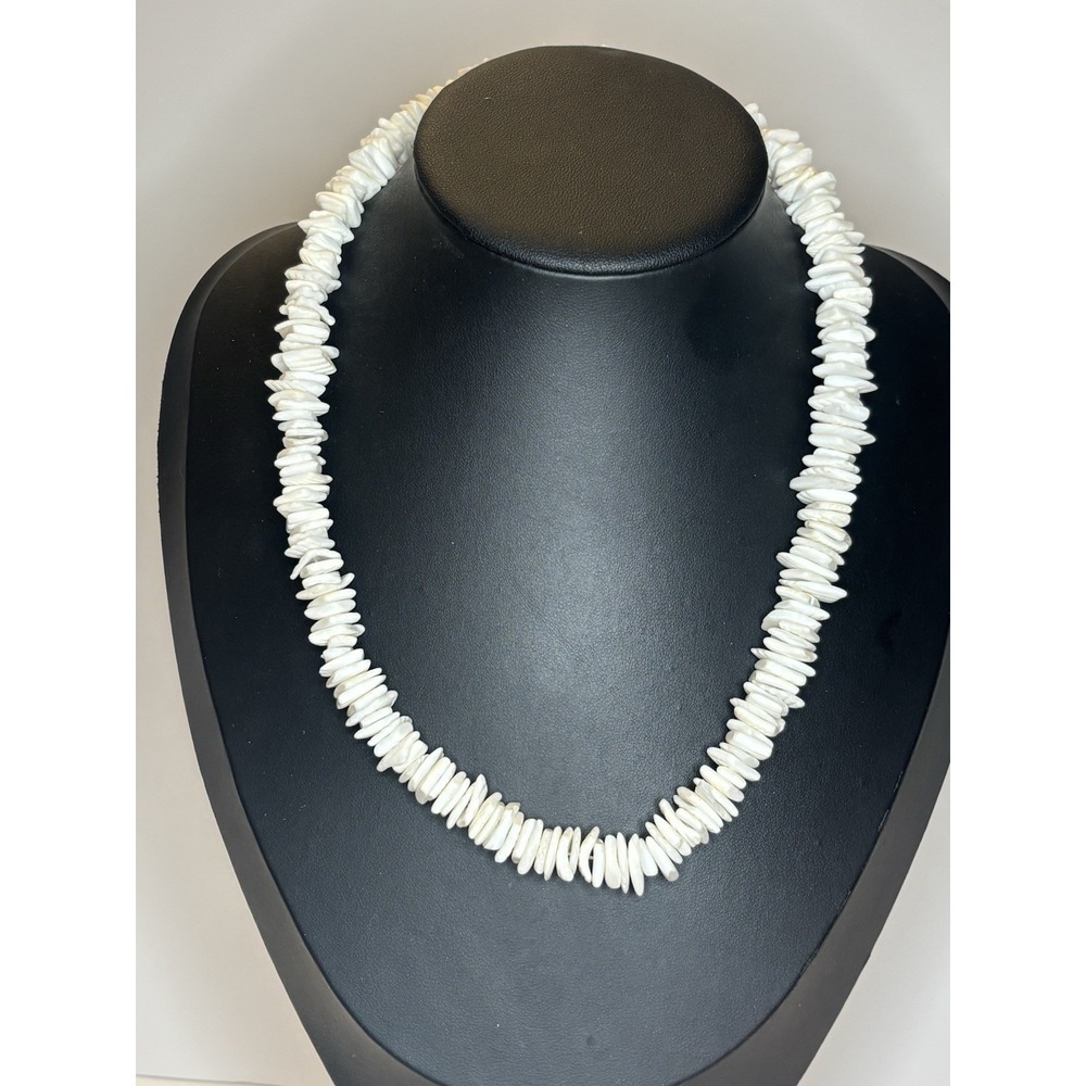 Vintage White Puka Necklace Beach Cruise Vacation Surf Shell Barrel Clasp ~18"